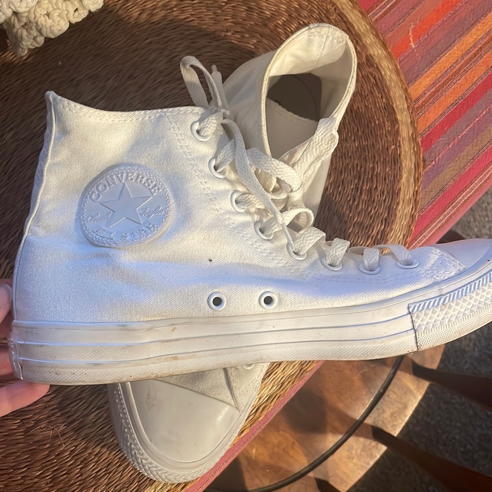 COPY - EUC Converse High Top Chuck Taylor